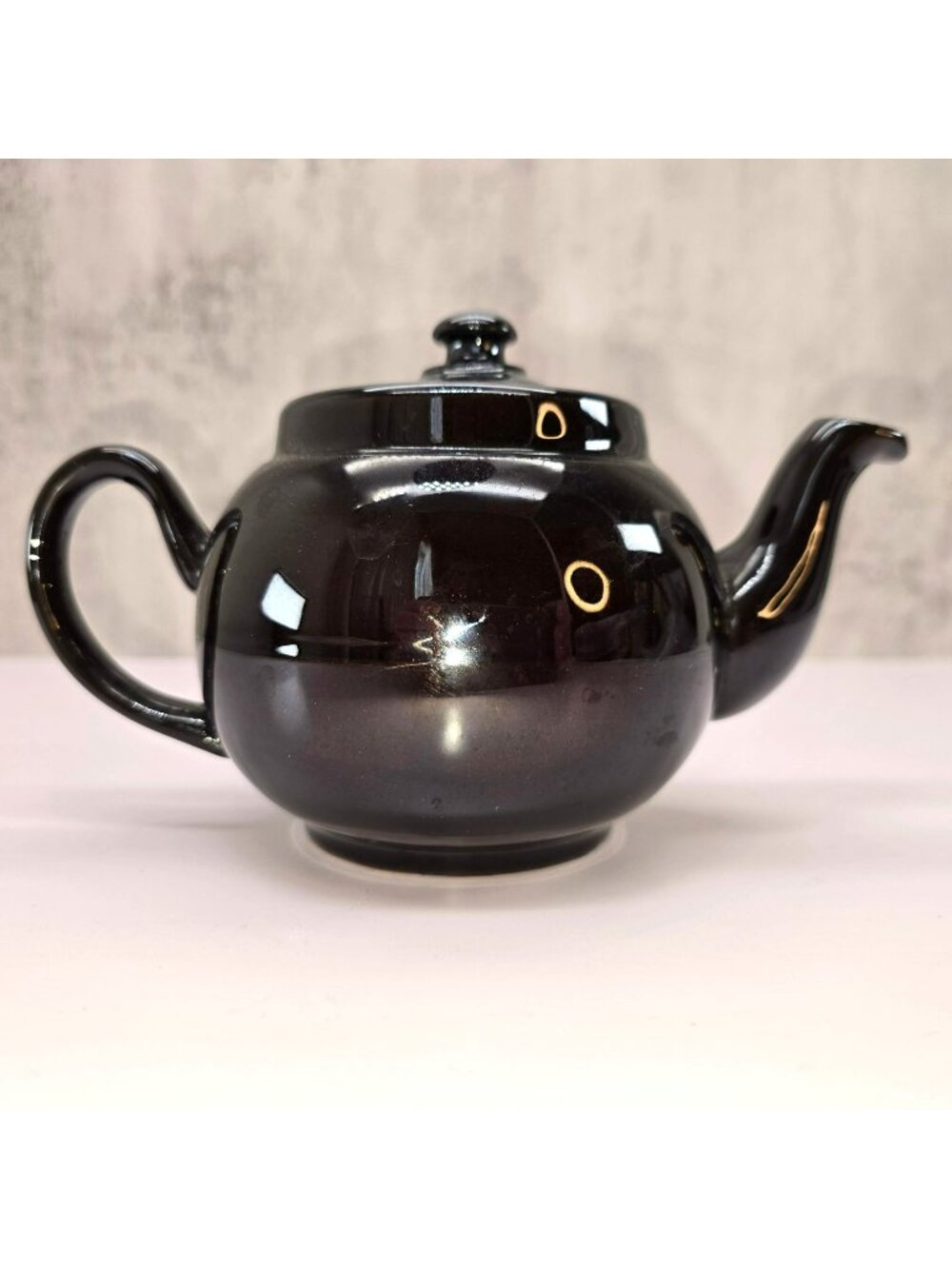 Brown Betty Ceramic Teapot With Lid Glossy Finish Small Chip On Spout VL5120